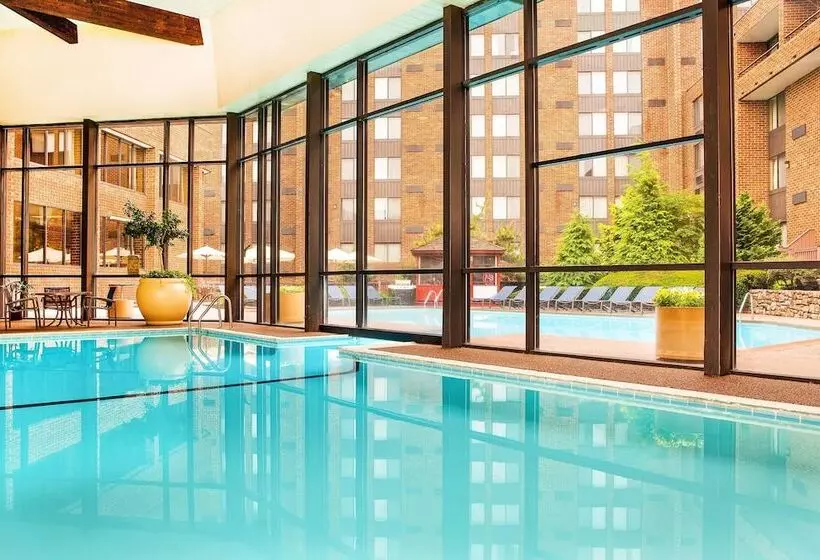 בית מלון כפרי Sheraton Harrisburg Hershey