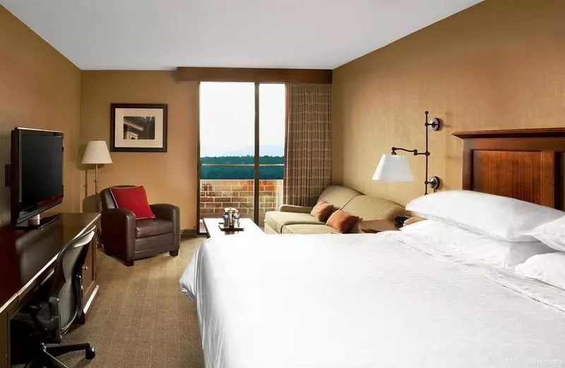 בית מלון כפרי Sheraton Harrisburg Hershey