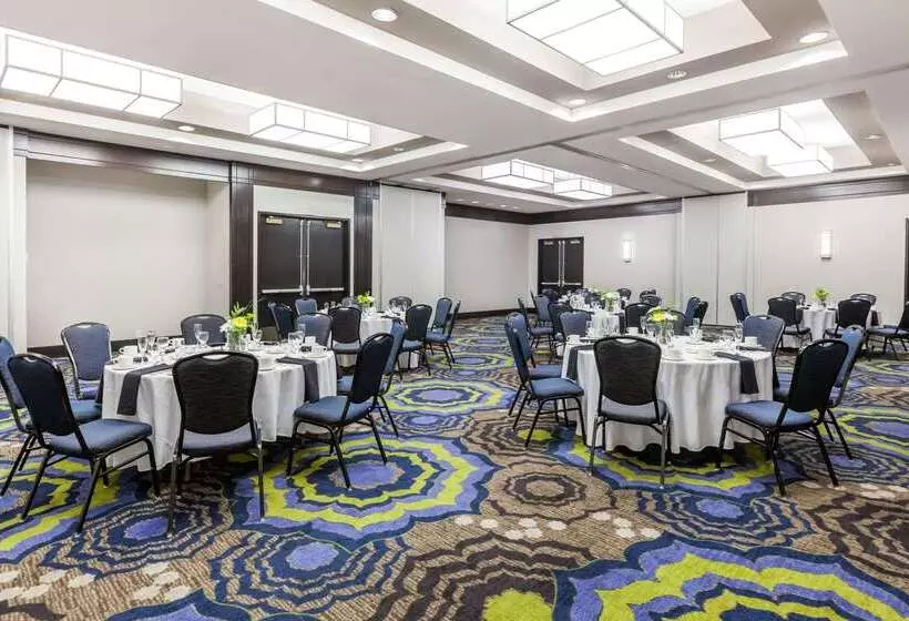 فندق Courtyard By Marriott Pittsburgh University Center