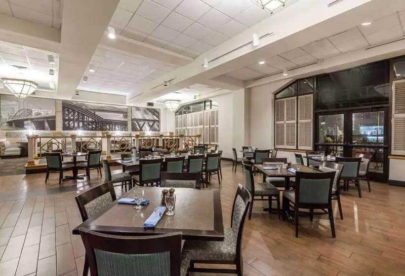 فندق Courtyard By Marriott Pittsburgh University Center