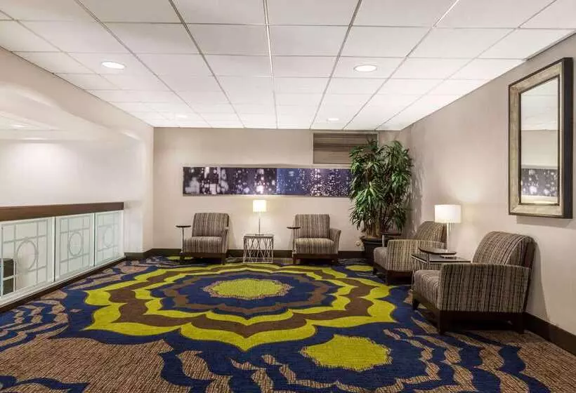 فندق Courtyard By Marriott Pittsburgh University Center