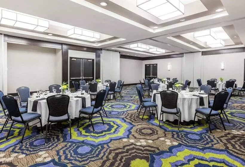 فندق Courtyard By Marriott Pittsburgh University Center