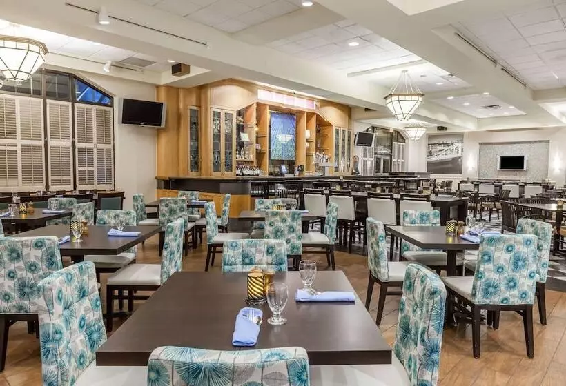 فندق Courtyard By Marriott Pittsburgh University Center