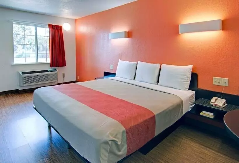 Motel 6 Mount Pleasant, Tx