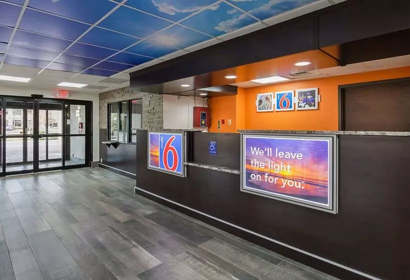 Motel 6savannah, Ga  Midtown