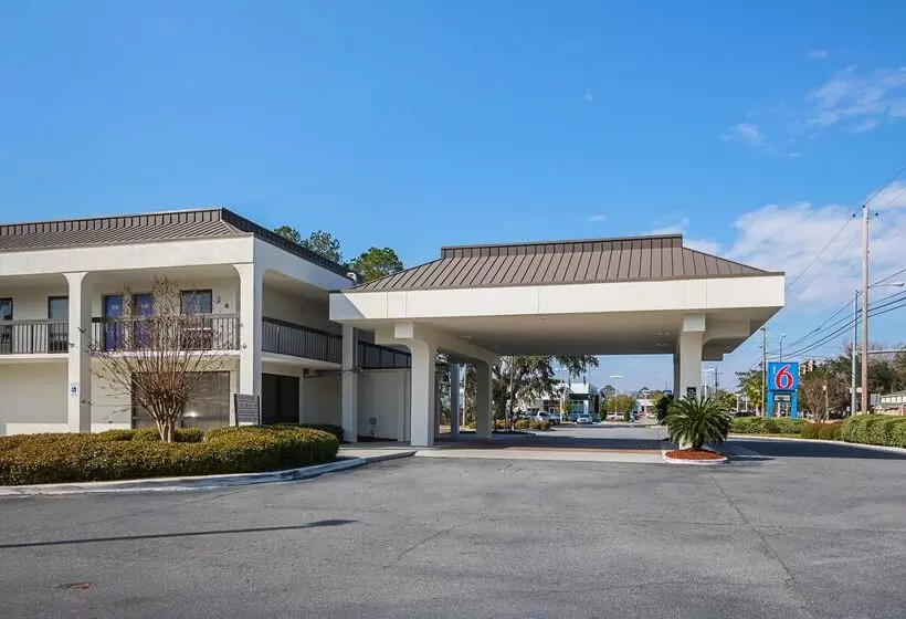 Motel 6savannah, Ga  Midtown