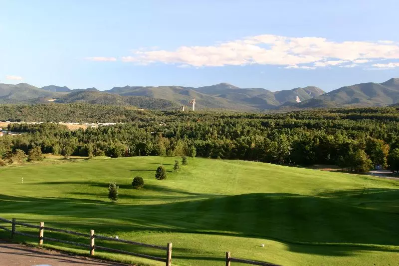 منتجع Crowne Plaza Lake Placid, An Ihg