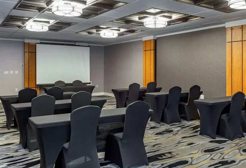 فندق Best Western Plus University Inn