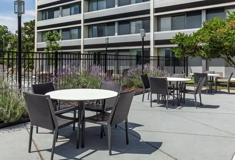 فندق Best Western Plus University Inn