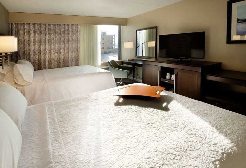فندق Hampton Inn Green Bay Downtown