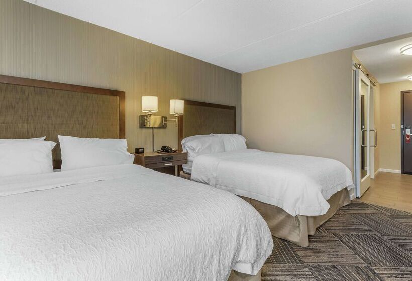 فندق Hampton Inn Green Bay Downtown