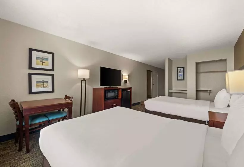 Отель Comfort Inn On The Ocean