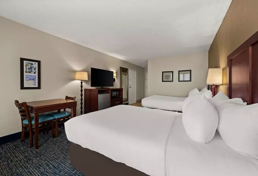 Отель Comfort Inn On The Ocean