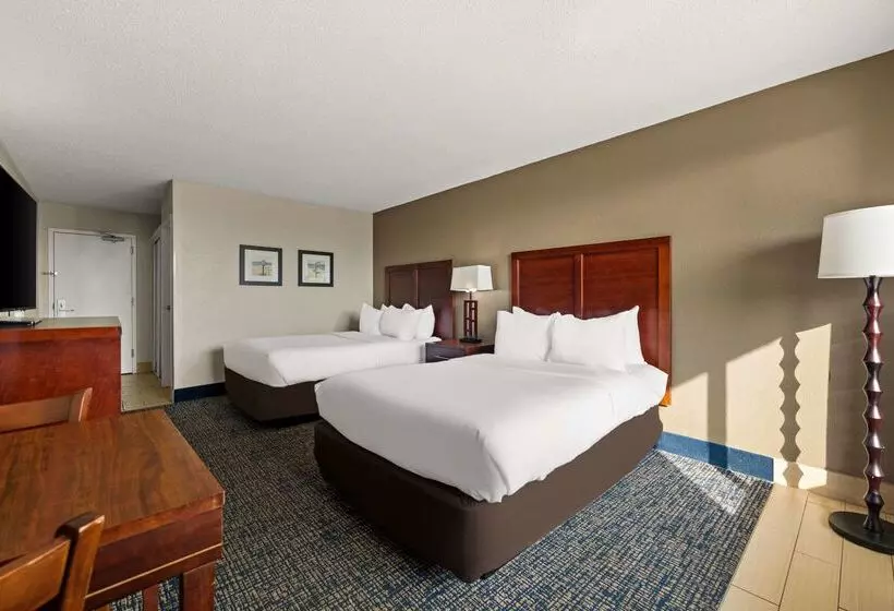 Отель Comfort Inn On The Ocean