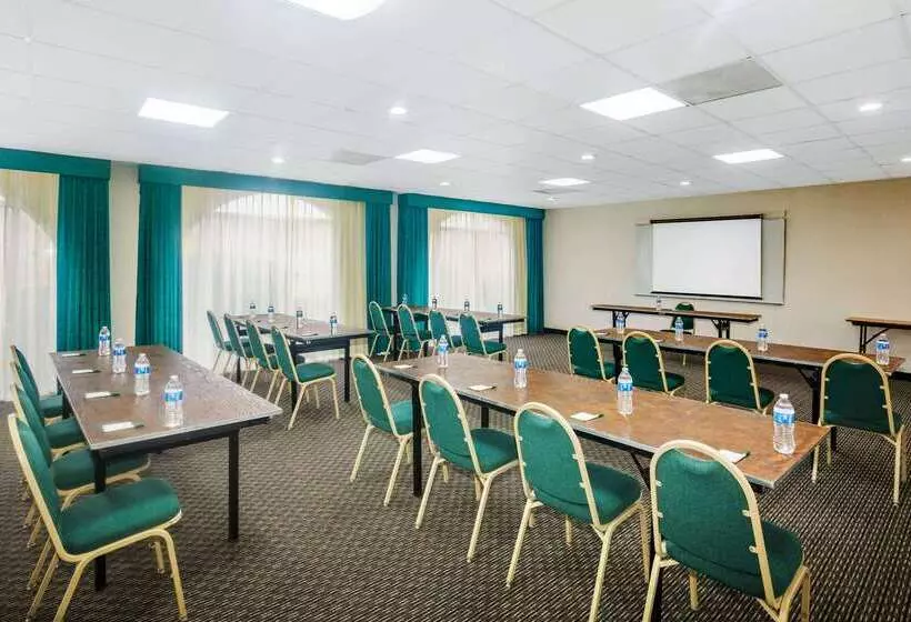 Hotelli Days Inn By Wyndham Del Rio