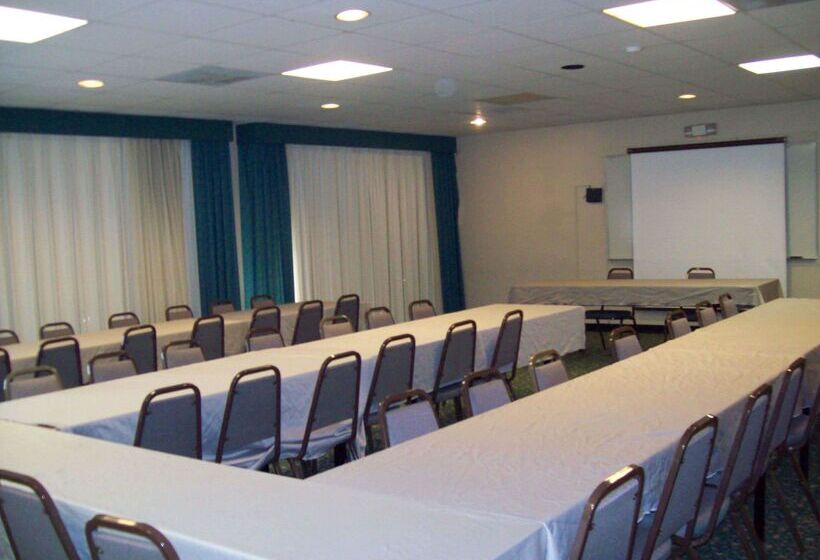 酒店 Days Inn By Wyndham Del Rio