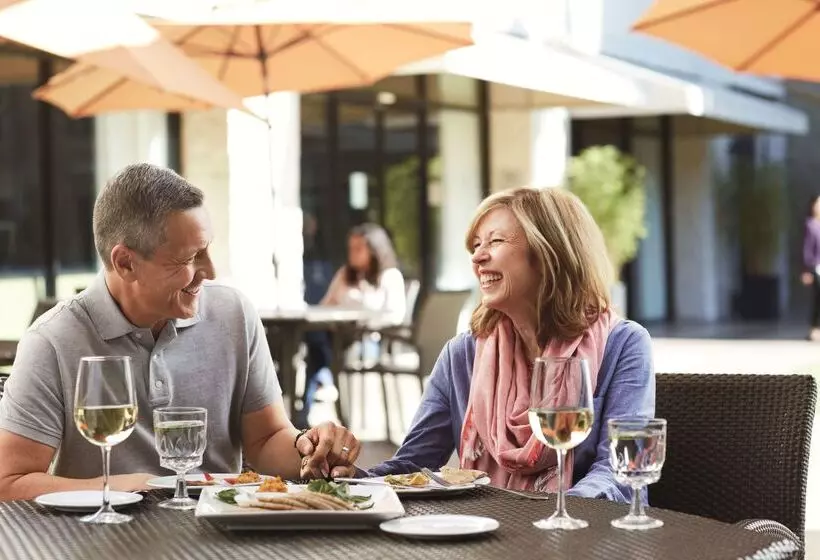 Отель Doubletree By Hilton Monrovia Pasadena Area