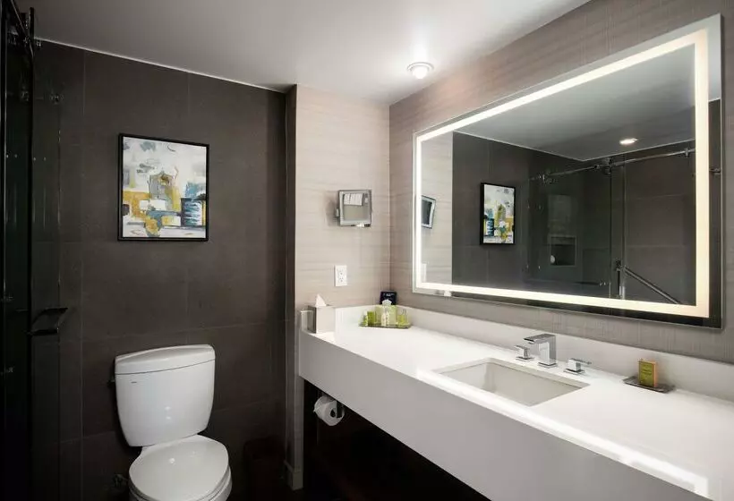 Отель Doubletree By Hilton Monrovia Pasadena Area