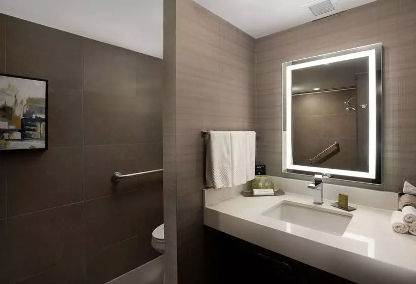 Отель Doubletree By Hilton Monrovia Pasadena Area