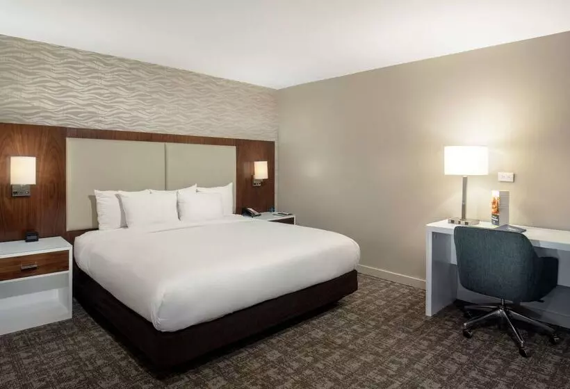 Отель Doubletree By Hilton Monrovia Pasadena Area