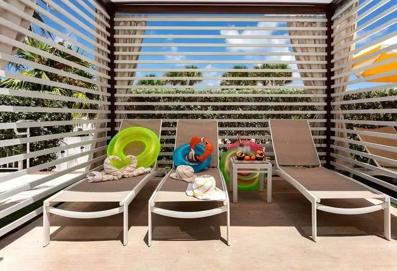 Отель Hilton Cabana Miami Beach Resort