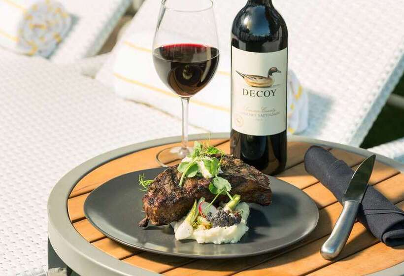 فندق Hilton Cabana Miami Beach Resort