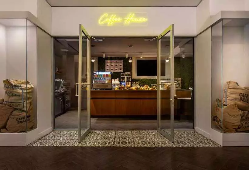 Отель Hilton Cabana Miami Beach Resort