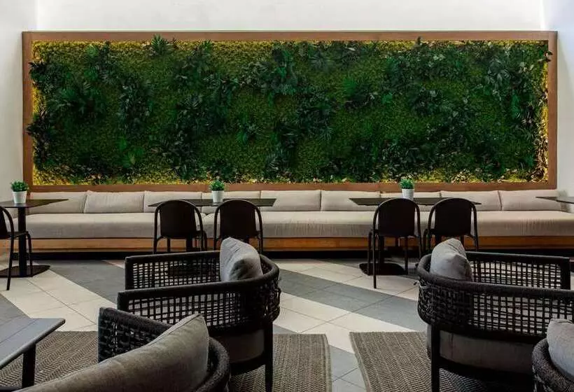 Отель Hilton Cabana Miami Beach Resort