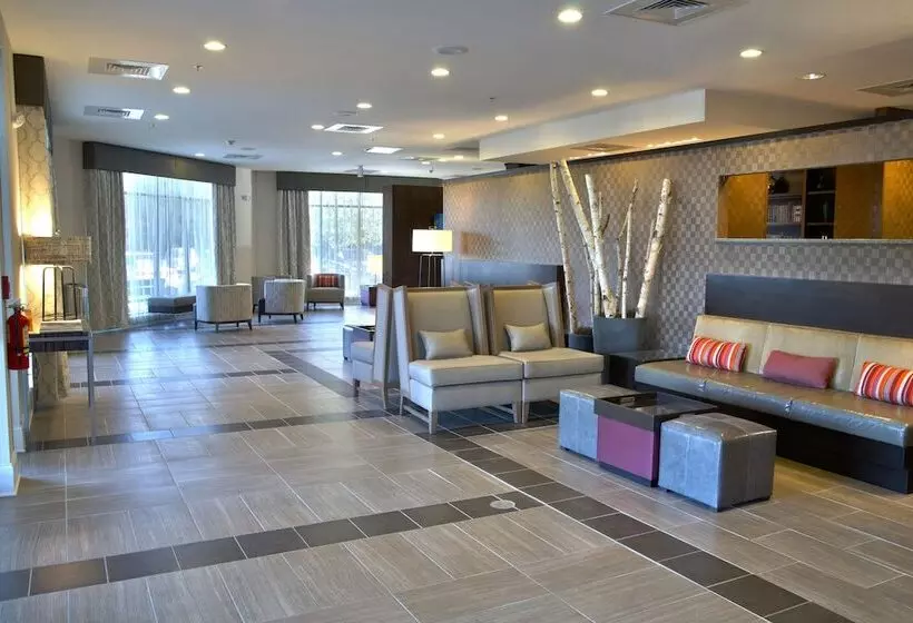 Otel Holiday Inn Charlotte Airport, An Ihg