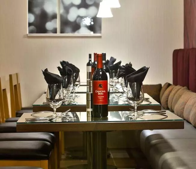 ホテル Holiday Inn Charlotte Airport, An Ihg