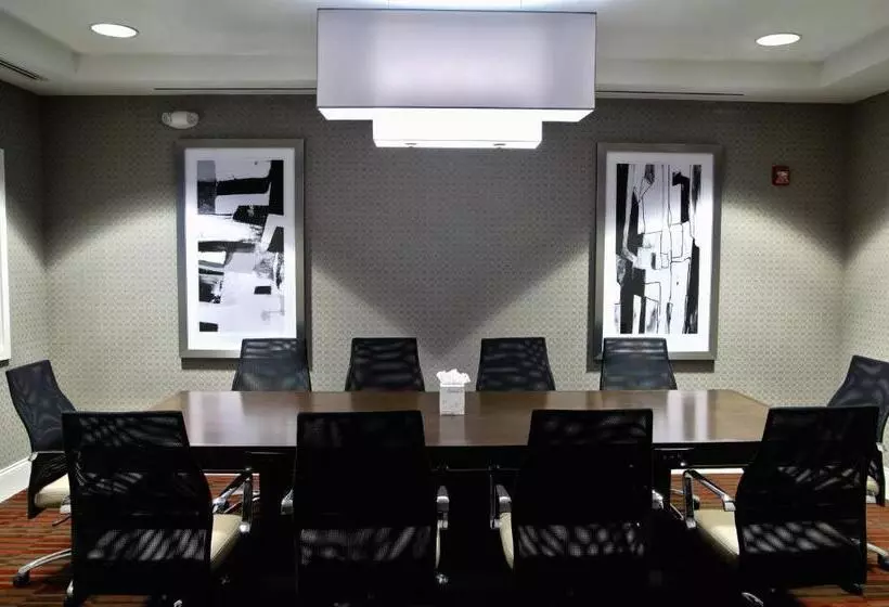 호텔 Holiday Inn Charlotte Airport, An Ihg