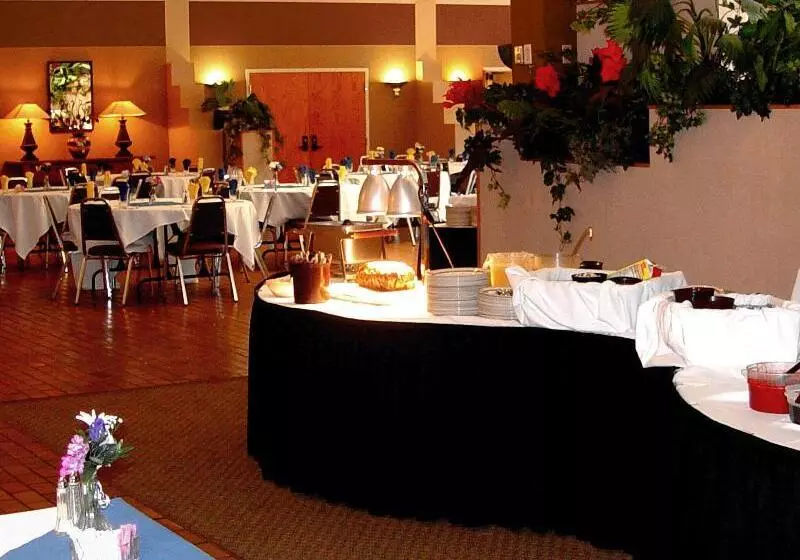 هتل Holiday Inn Riverton Convention Center, An Ihg