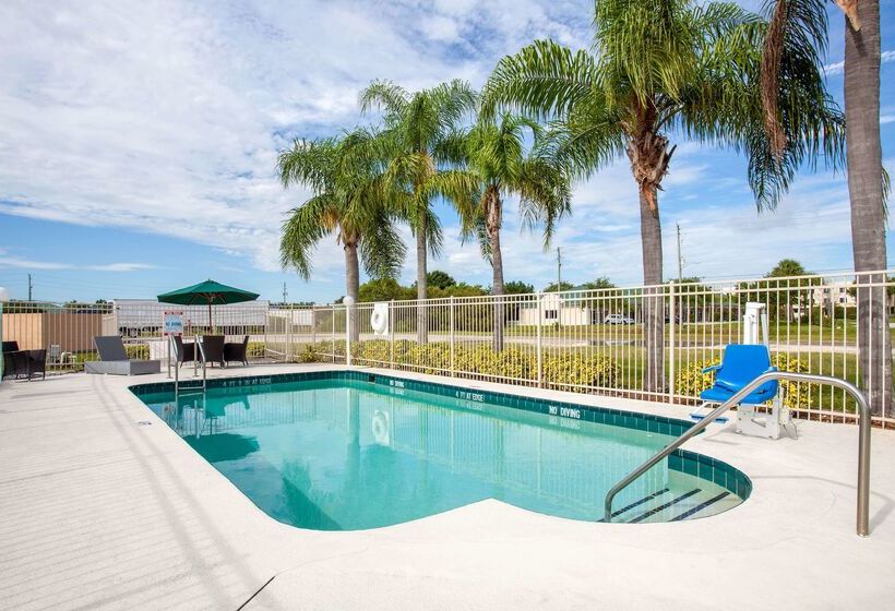 酒店 Howard Johnson By Wyndham Vero Beach/i95