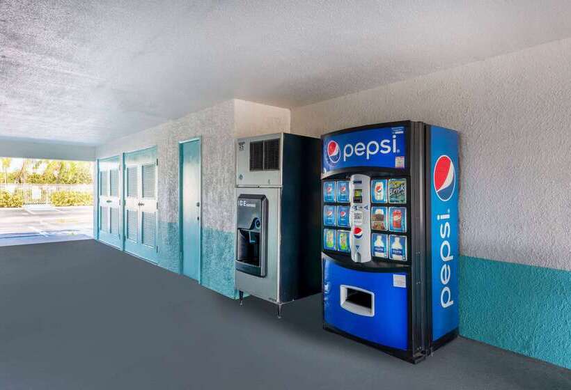 酒店 Howard Johnson By Wyndham Vero Beach/i95