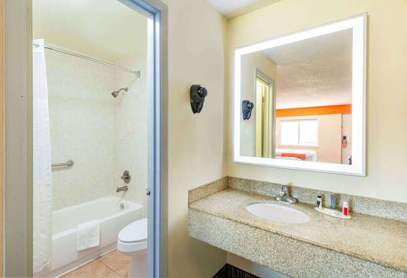 酒店 Howard Johnson By Wyndham Vero Beach/i95