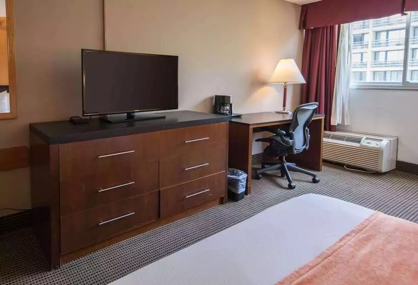 Отель Howard Johnson By Wyndham Fullerton/anaheim Conference Cntr