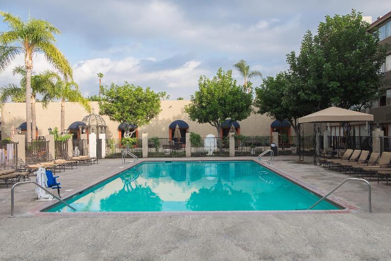 酒店 Howard Johnson By Wyndham Fullerton/anaheim Conference Cntr