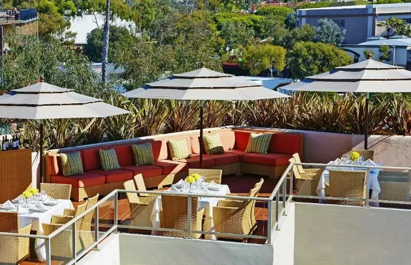 فندق Casa Loma Beach