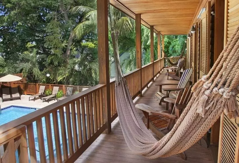 هتل Island City House