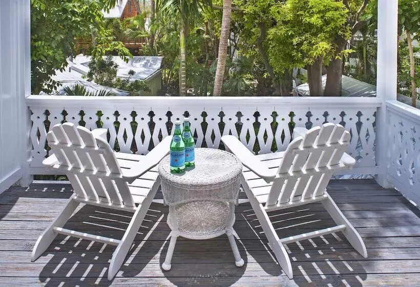 هتل Island City House