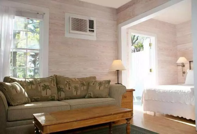 هتل Island City House