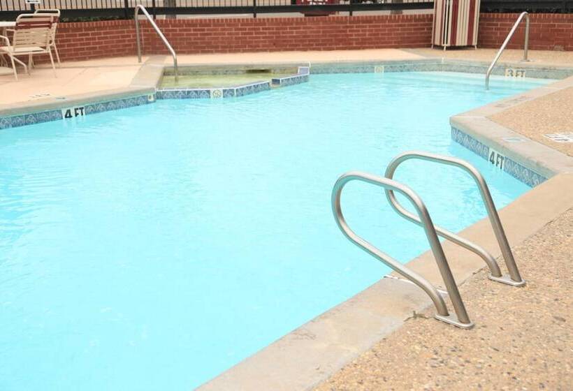 هتل Plaza Inn Midland