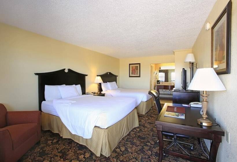 هتل Plaza Inn Midland