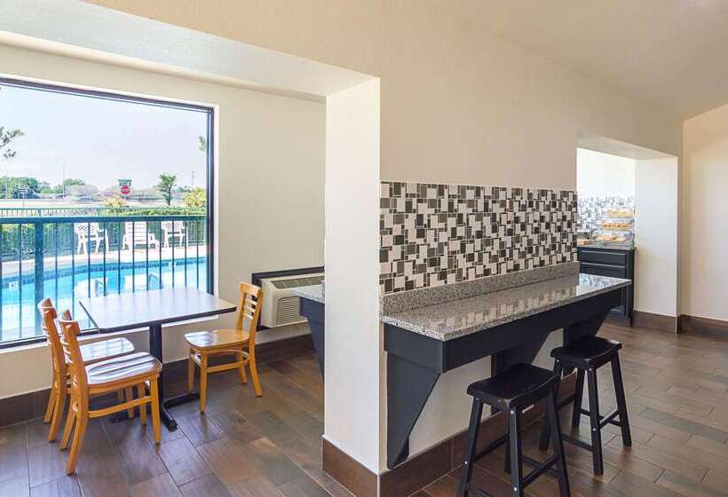 فندق Quality Inn