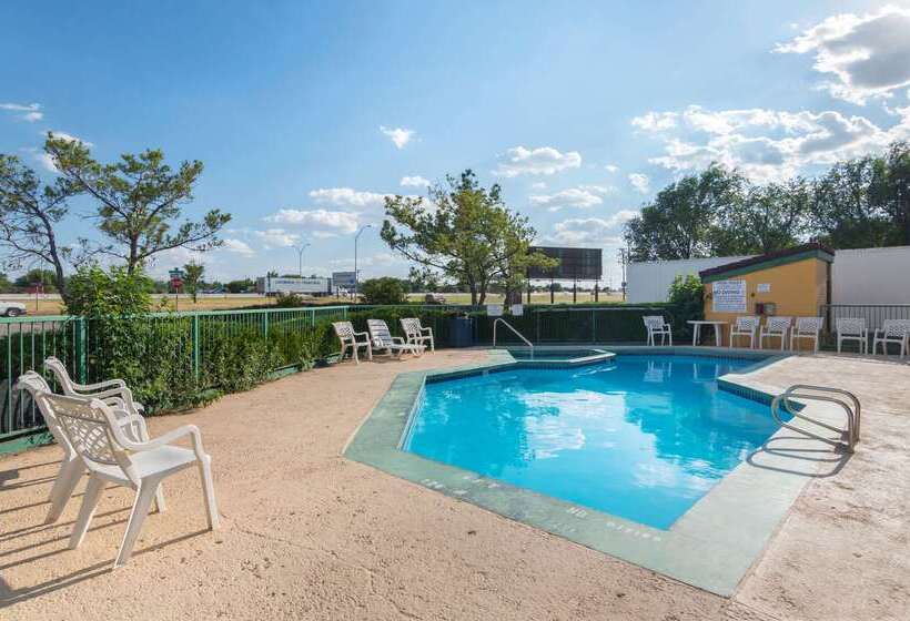 فندق Quality Inn