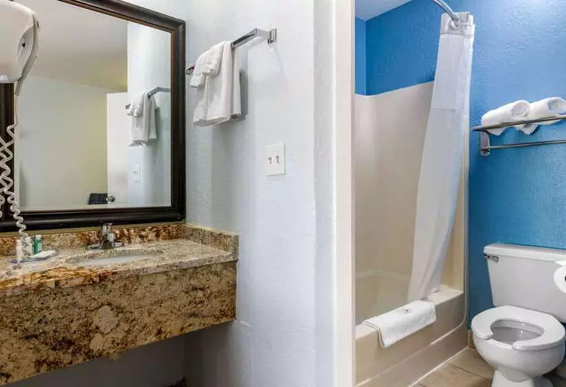 فندق Quality Inn Sarasota North Near Lido Key Beach