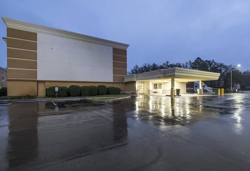 فندق Red Roof Inn Knoxville Central – Papermill Road