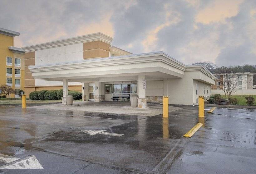 فندق Red Roof Inn Knoxville Central – Papermill Road