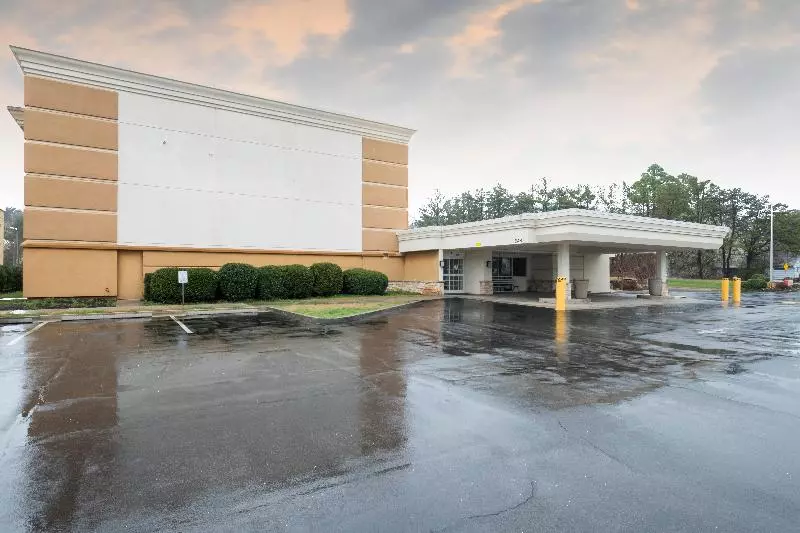 ホテル Red Roof Inn Knoxville Central – Papermill Road