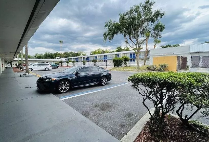 فندق Rodeway Inn